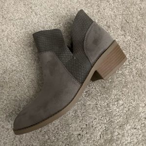 American eagle booties